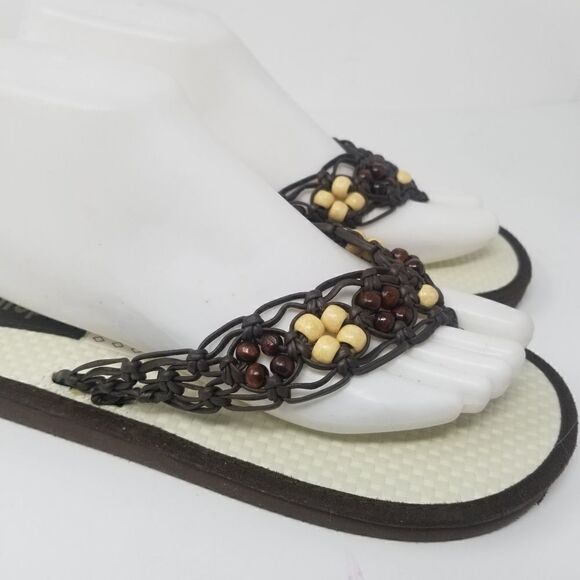 TROPIX MACRAME SANDALS. SIZE 8. NEAR NEW CONDITION. BROWN. OFF WHITE - Picture 6 of 16